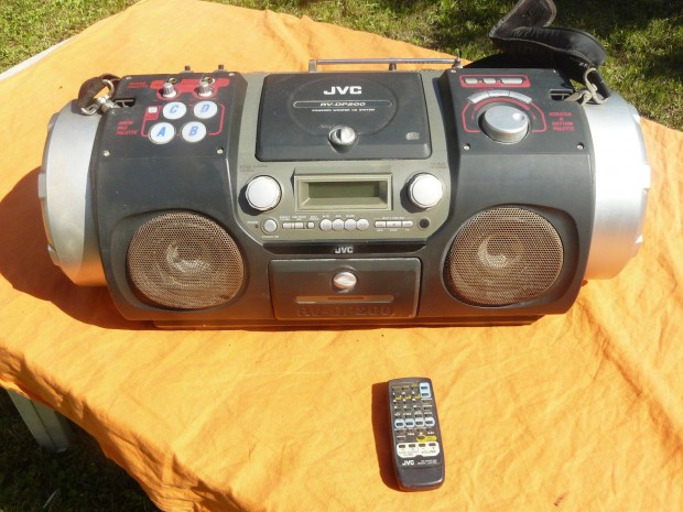 Retro JVC boombox , hordozhat rdi zenegp JVC RV-DP200