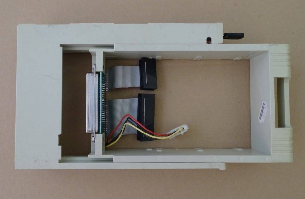 Retro MFM csatolós mobil rack