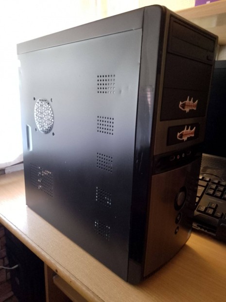 Retro PC ház eladó!