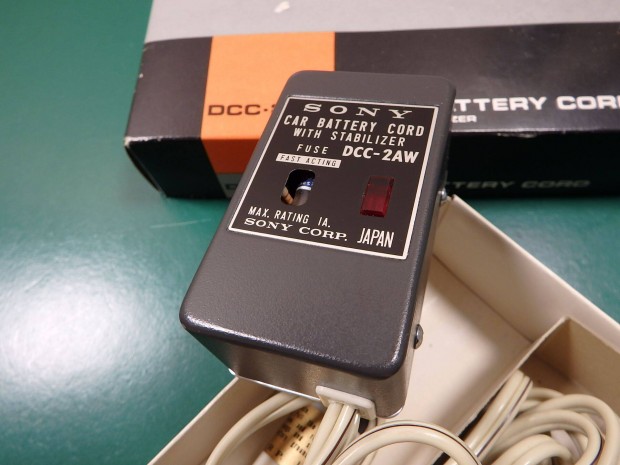 Retro Sony DDC 2 AW Aut� Akkumul�tor K�bel Stabiliz�tor Eredeti Doboz