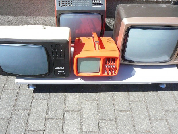 Retro Videoton kicsi CRT TV gyjtemny elad