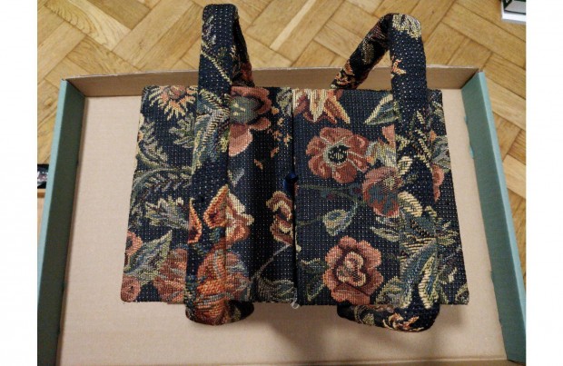 Retró, elegáns, igényes, több szintes varrósdoboz (#2754)