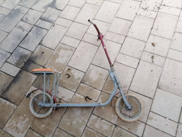 Retro, régi fém gyerek roller