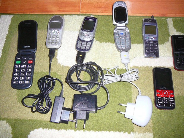 Retro (vegyes) mobil telefon csomag egybe elad