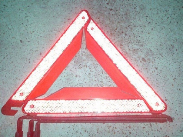 Retro, vintage elakadsjelz hromszg tokkal egytt