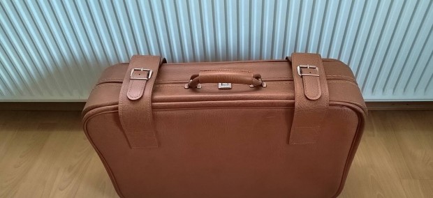 Retr: vintage koffer/ utazbrnd