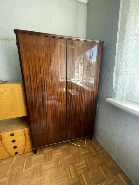 Retro akaszts szekrny