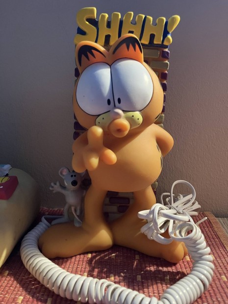 Retro állatfigurás telefon . Garfield