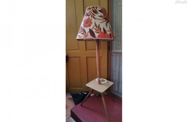 Retr� �ll� l�mpa a 60-70 �vekb�l