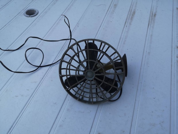 Retr auts ventiltor 12V