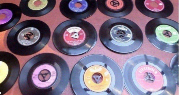 Retro bakelit lemez gyűjtemény 34 db
