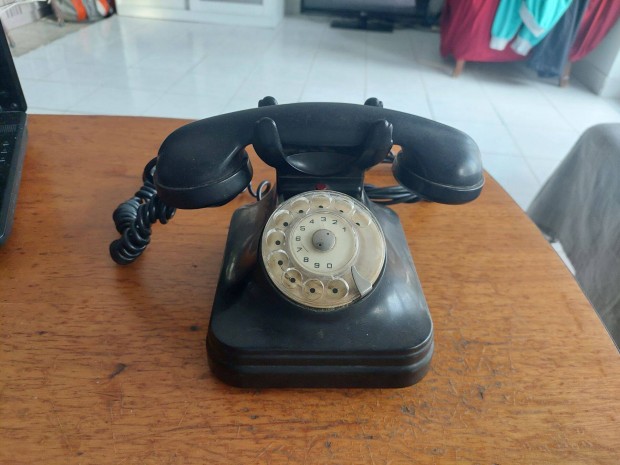 Retro bakelit trcss telefon rgi csatlakozval