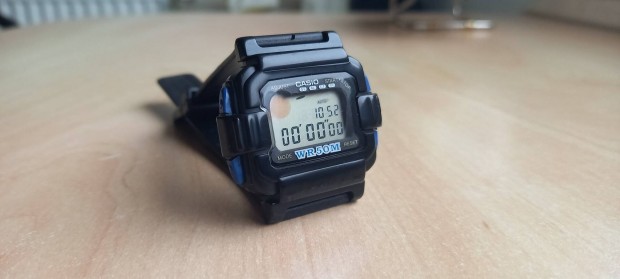 Retro casio ferfi ra karra