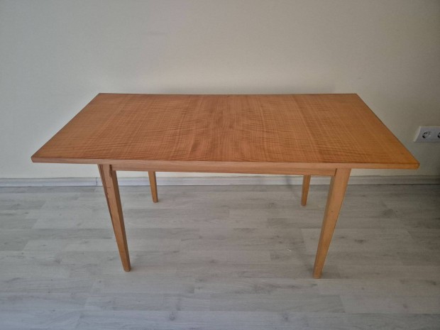 Retr� doh�nyz�asztal