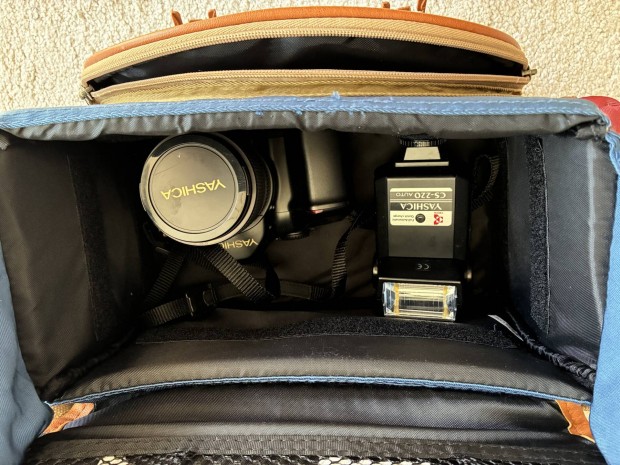 Retro élmény újszerű állapotban Yashica fényképezőgép+vaku+táska
