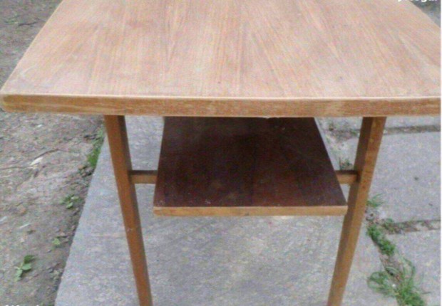 Retro fa asztal terasz dohnyzasztal