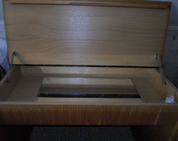 Retro fslkdasztal (Fra fslkd, asztal, tkr, 1986)