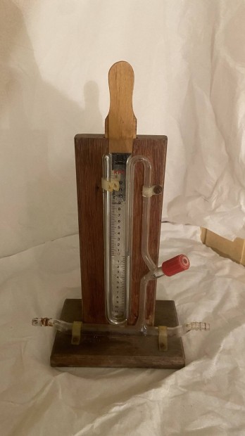 Retro higanyos manometer laboratóriumi nyomásmérő műszer