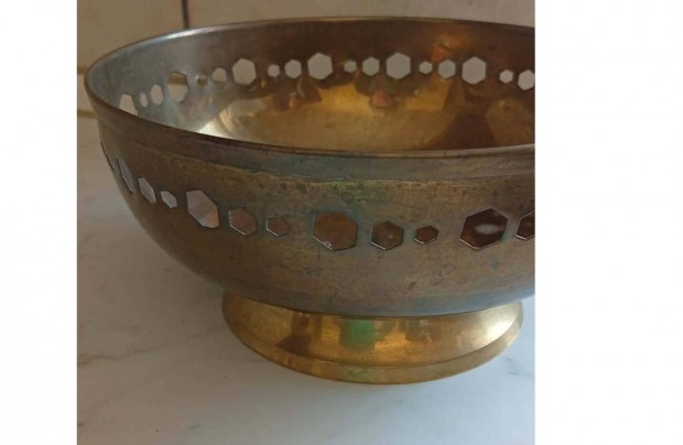 Retr� k�n�l� t�lca elad�