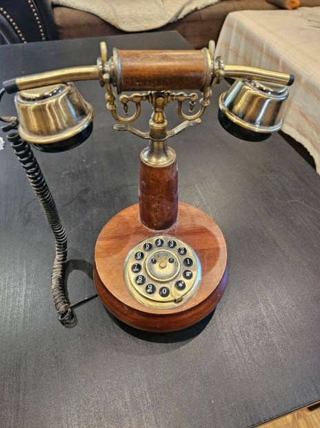 Retro kinzet vezetkes telefon