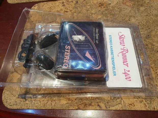 Retro kiscsajos walkman dobozában felesleges gombok nélkül újszerű