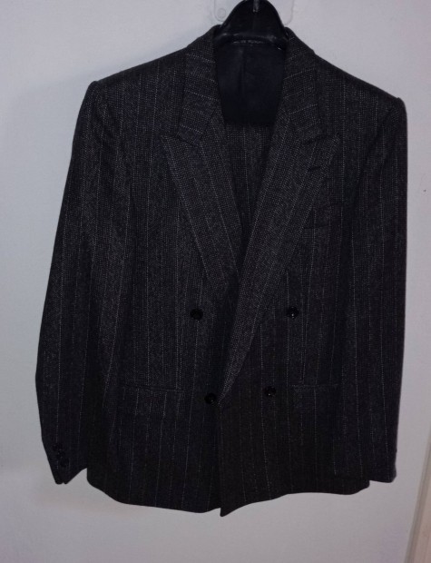 Retro magyar öltöny