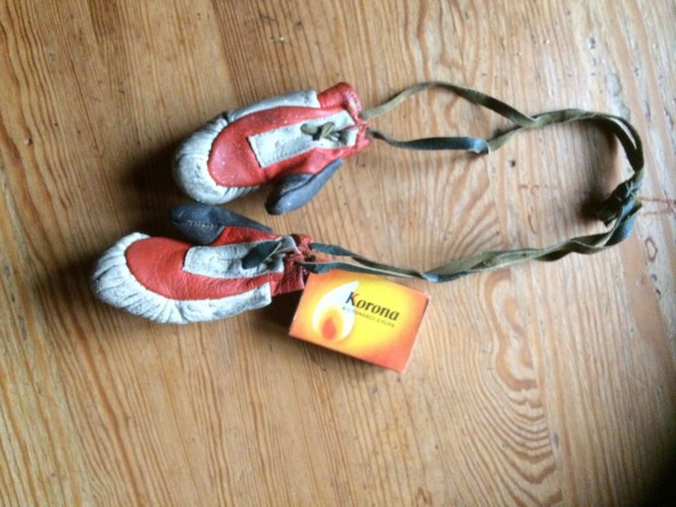 Retró mini boxkesztyű, visszapillantó dísz 2500 ft