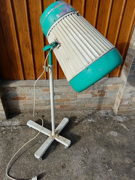 Retro öntöttvas lábú hajszárító