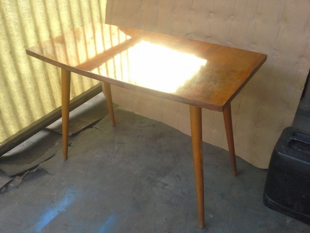 Retro rgi 1971-vekbl kisasztal kis asztal dohnyzasztal 82 cm szp