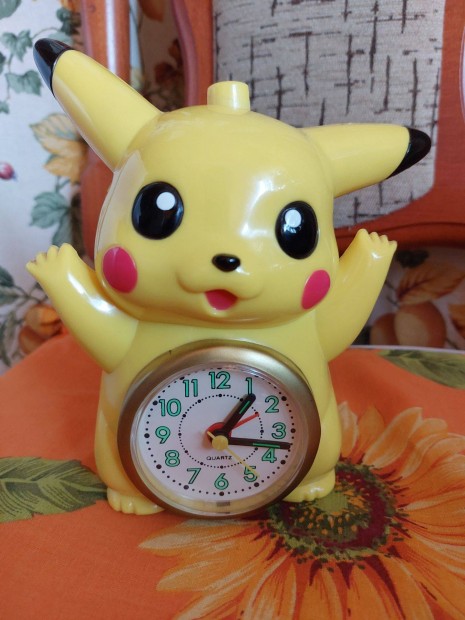 Retro régi ritka asztali Pokemon Pikachu ébresztős quartz óra Videó