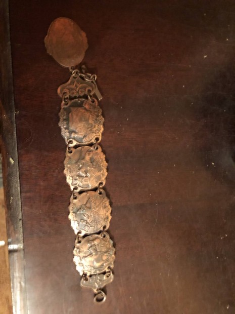 Retr rz lapos mints karkt 2500 Ft 