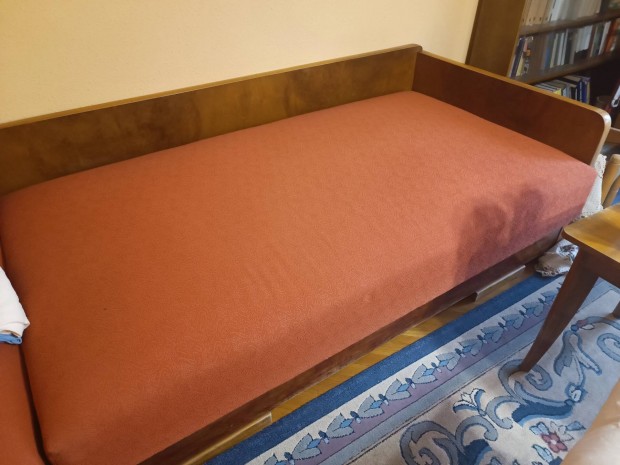 Retro rugós ágy ágyneműtartós