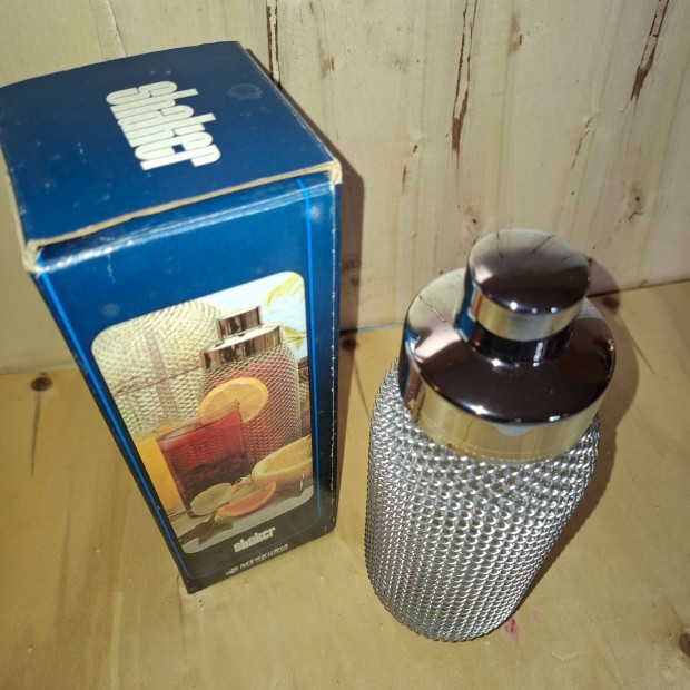 Retro shaker