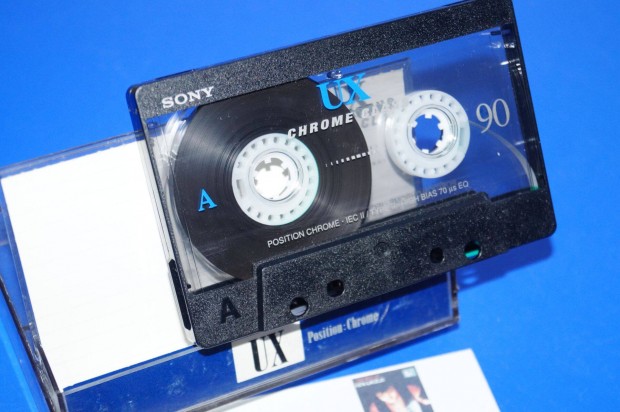 Retr tanya Sony UX 90 chrom magn kazetta Ken Laszlo disco