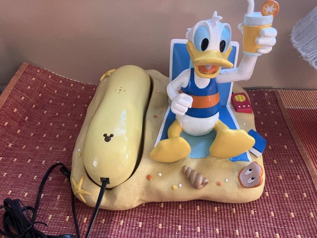 Retro telefon. Donald kacsa.