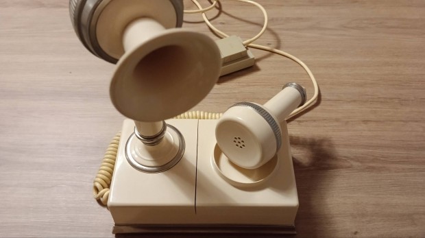 Retro telefon nagyon jó állapotban