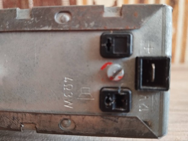 Retro tesla sztereó autórádió a 80-as évekből veterán autóba!