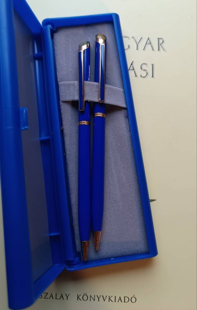 Retr toll s tlt ceruza. 