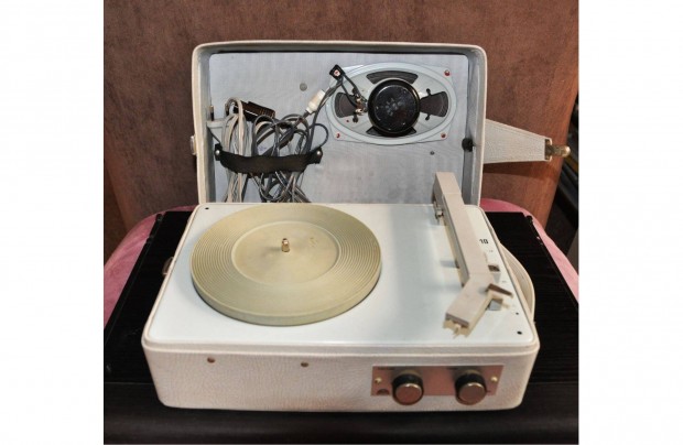 Retro,vintage Tesla Supraphon HC-10 bakelit lemezjátszó, tű nélkül