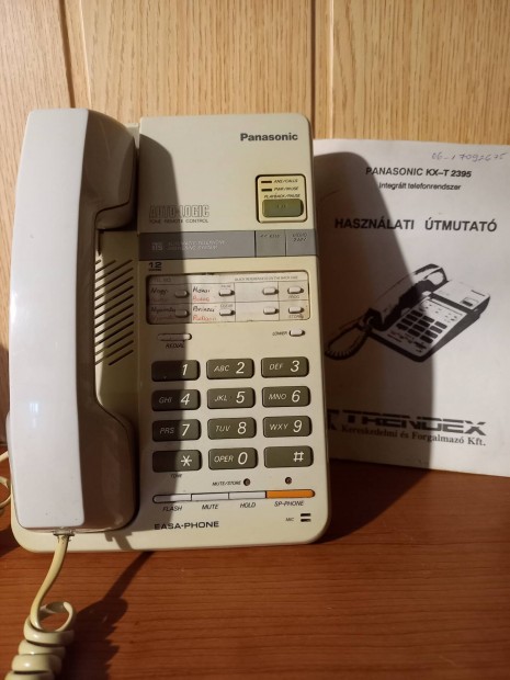 Retro vonalas telefon