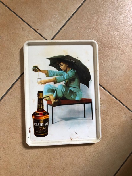 Retro whisky ital műanyag tálca