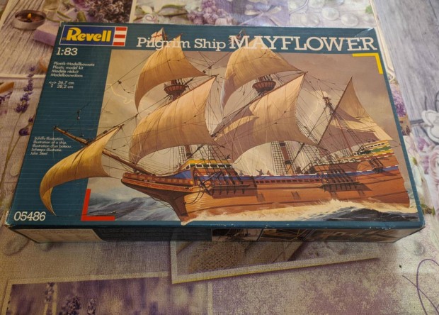 Revell Mayflower haj makett 1:83 hinyos