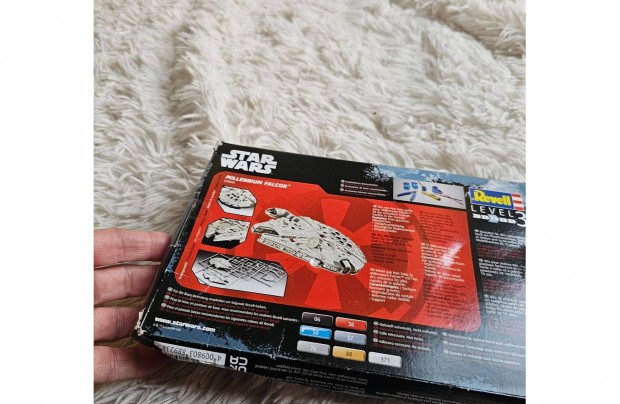 Revell Star Wars Millennium Falcon 1:241 (03600) j dobozos