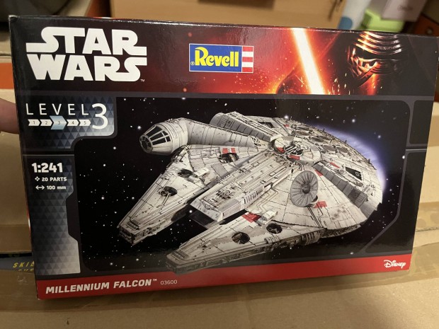 Revell Star Wars Millennium Falcon makett 1:241