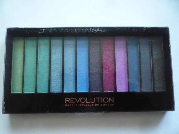 Revolution London palette 12 db-os makeup