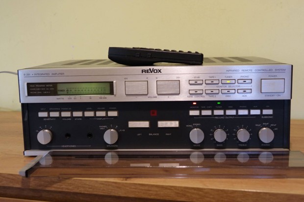 Revox erősítő B 251