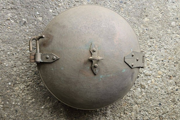Réz, kézműves sütődiszkosz, soha nem használt, 35 cm átmérővel