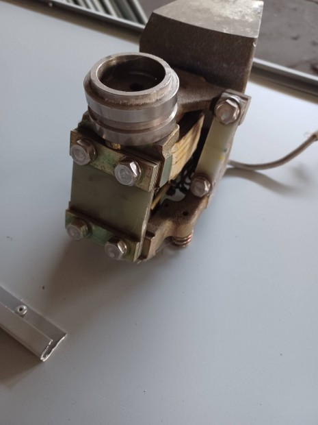 Rezgőadagoló vibrációs adagoló vibromotor csomagológép