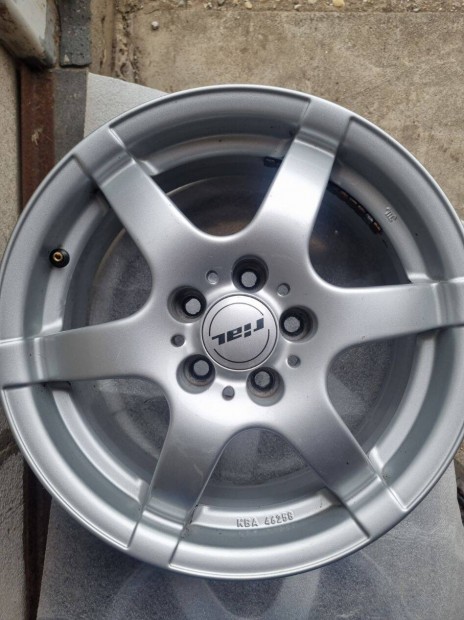 Rial 46258 6,5Jx15H2 ET38 felni (VW Golf4)