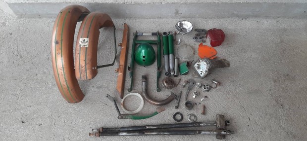 Riga 12/16 alkatr�szek